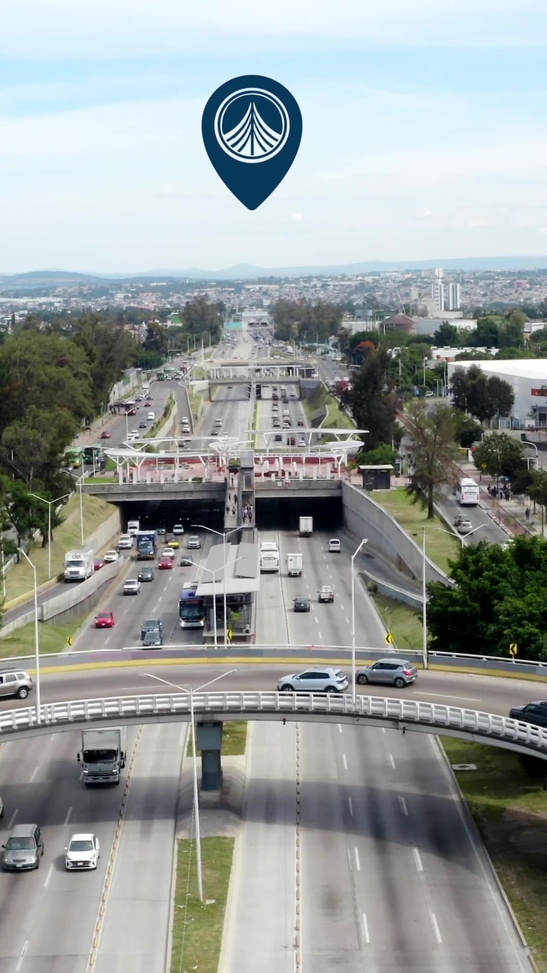 Vertical architectural and real estate video of Punto Río Blanco using motion graphics to present design concepts dynamically.